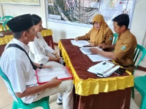 Yos Santun Purnadi Jadi Pendaftar Pertama Pilkades Tlompakan, Manfaatkan Waktu untuk Melengkapi Persyaratan